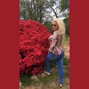 Meet your Posher, Marcela